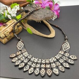 Bone dyed pictographs necklace vintage C37